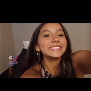 Meet your Posher, Emelinne